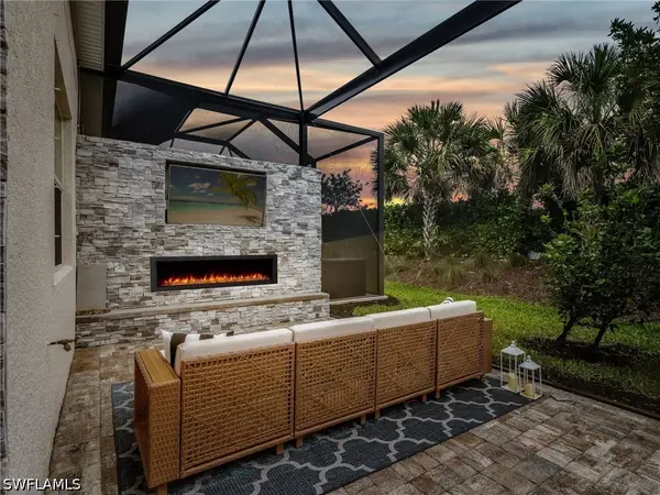 9052 Saint Lucia Drive, Naples, FL 34114