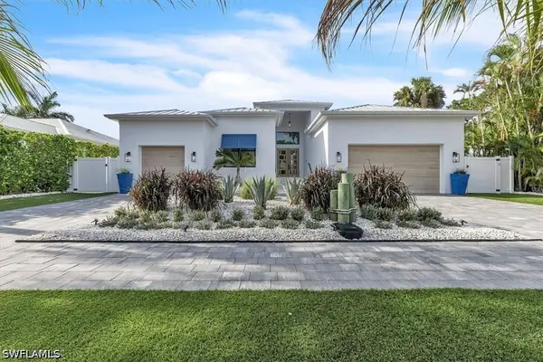 1187 22nd Avenue N, Naples, FL 34103
