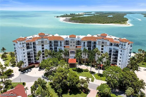 700 La Peninsula Boulevard #603, Naples, FL 34113