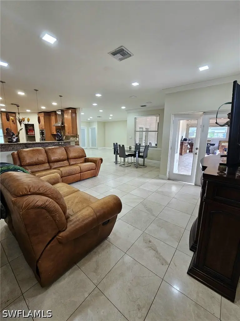 41 33rd Avenue Ne, Naples, FL 34120 - #3