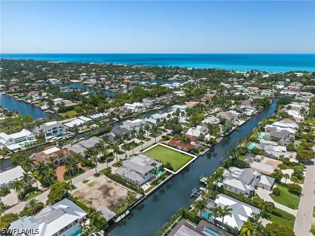 555 17th Avenue S, Naples, FL 34102 - #1