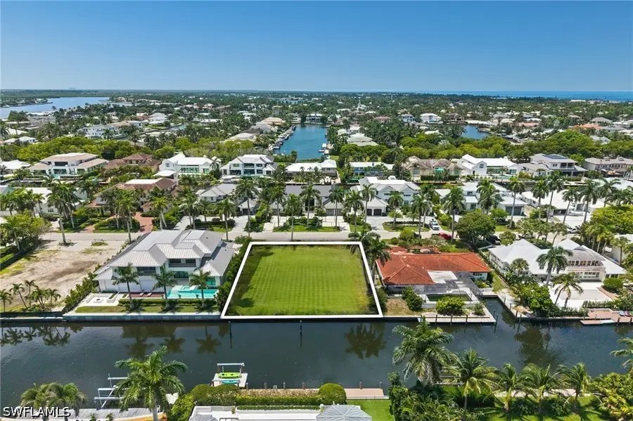 555 17th Avenue S, Naples, FL 34102 - #3