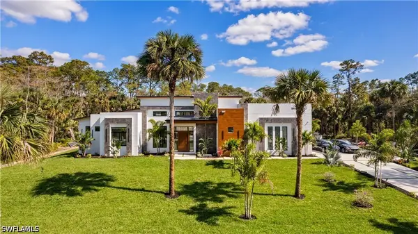 390 3rd Street Nw, Naples, FL 34120