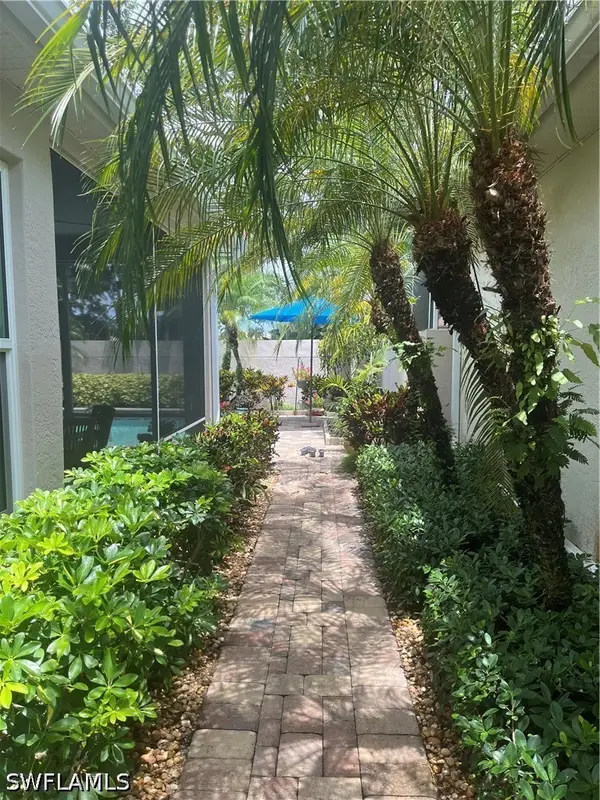 128 Livermore Lane, Naples, FL 34119