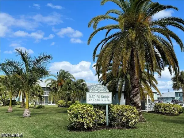 130 Cypress Way E #1, Naples, FL 34110