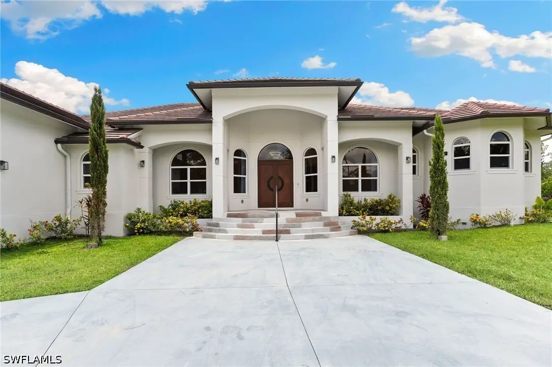 379 25th Street Nw, Naples, FL 34120 - #1