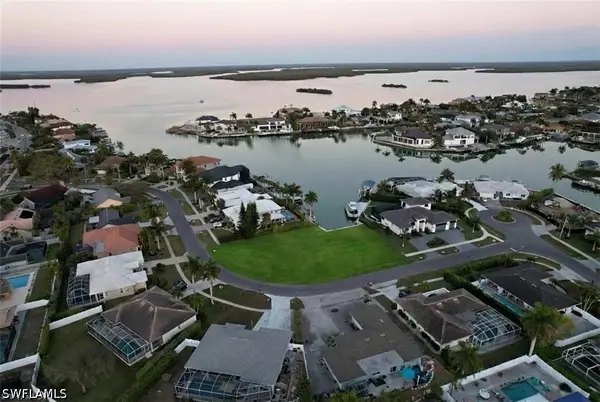 711 Fairlawn Court, Marco Island, FL 34145