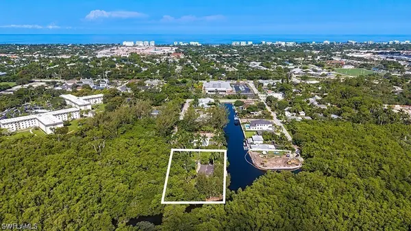 1551 Bembury Drive, Naples, FL 34102