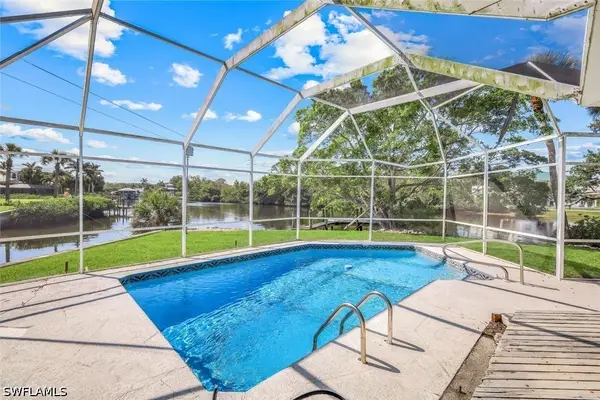 27151 Flossmoor Drive, Bonita Springs, FL 34135