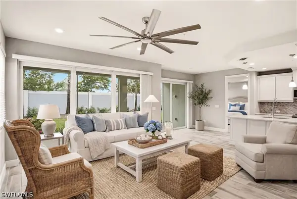2664 Seychelles Circle #2401, Naples, FL 34112