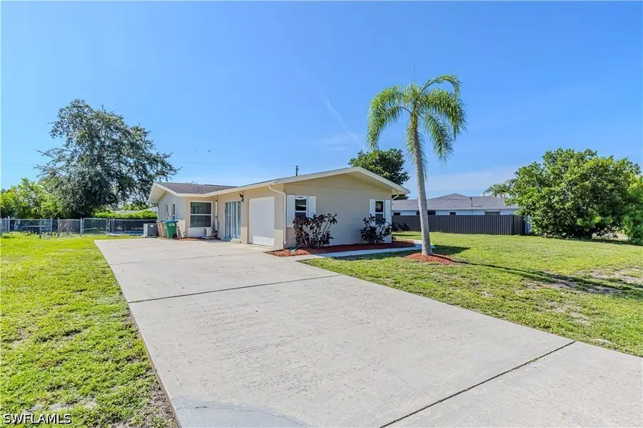 4009 SE 9th Court, Cape Coral, FL 33904 - #3