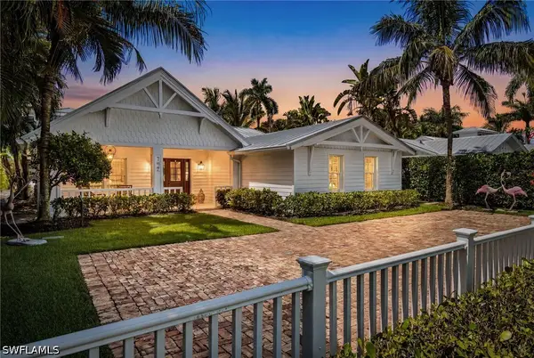 742 11th Avenue S, Naples, FL 34102