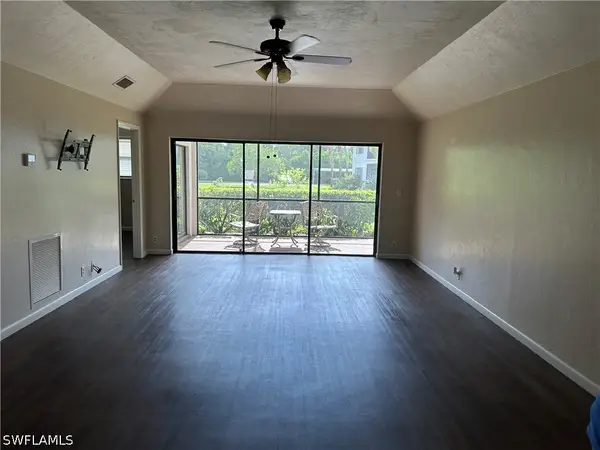 1833 Courtyard Way #106, Naples, FL 34112