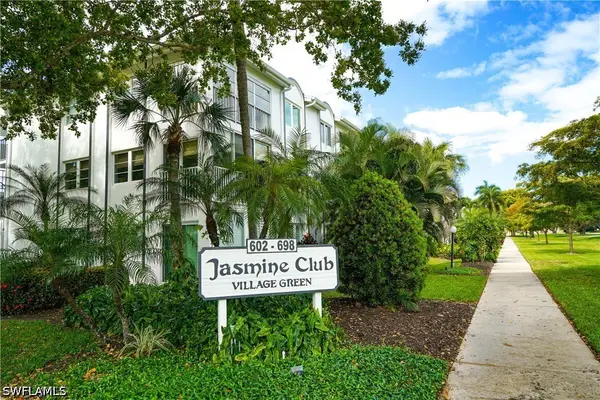 638 Broad Avenue S #J638, Naples, FL 34102