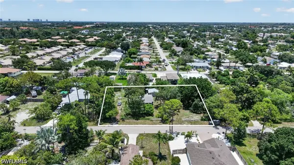 9044 Somerset Lane, Bonita Springs, FL 34135