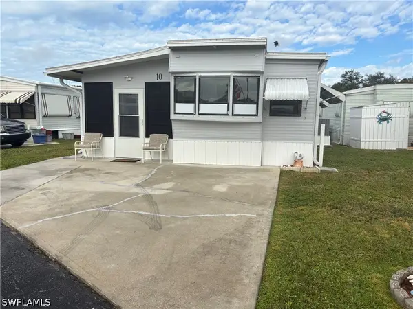 10 Jade Drive #10J, Naples, FL 34114
