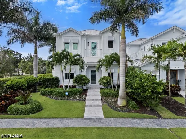888 10th Avenue S, Naples, FL 34102