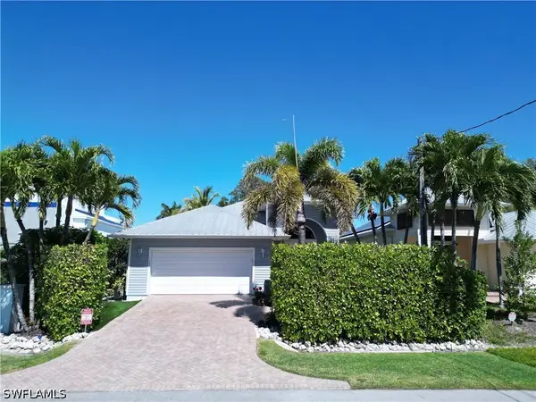 3005 Coco Avenue, Naples, FL 34112