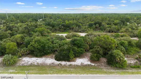 8th St Ne, Naples, FL 34120