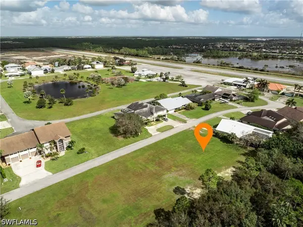 4085 Skyway Dr Lot#33, Naples, FL 34112-2922