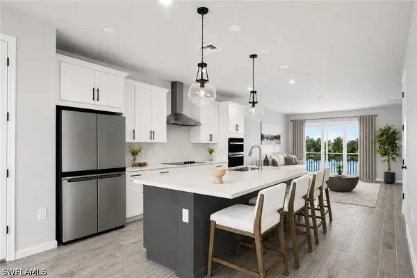 4596 Arboretum Circle #202, Naples, FL 34112