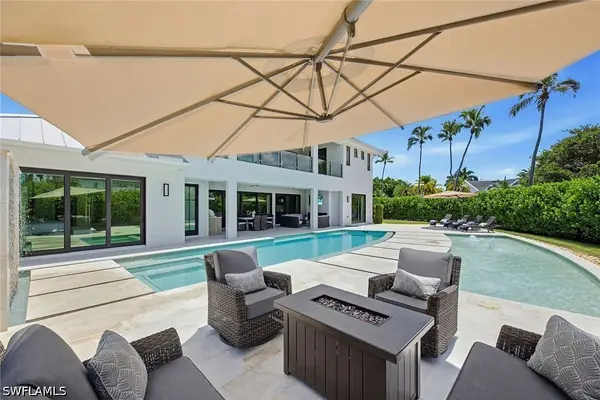 692 Banyan Boulevard, Naples, FL 34102