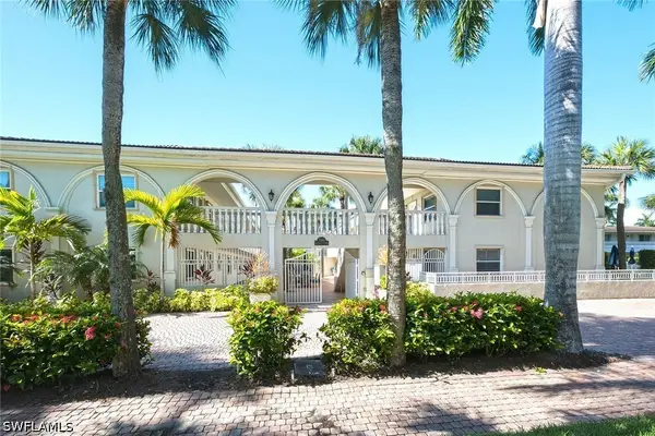 980 7th Avenue S #204, Naples, FL 34102