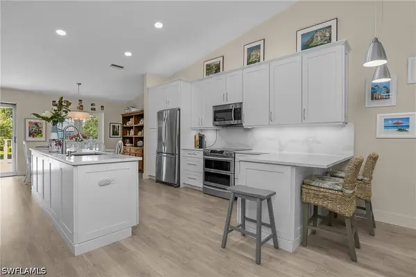 853 Tanbark Drive #205, Naples, FL 34108