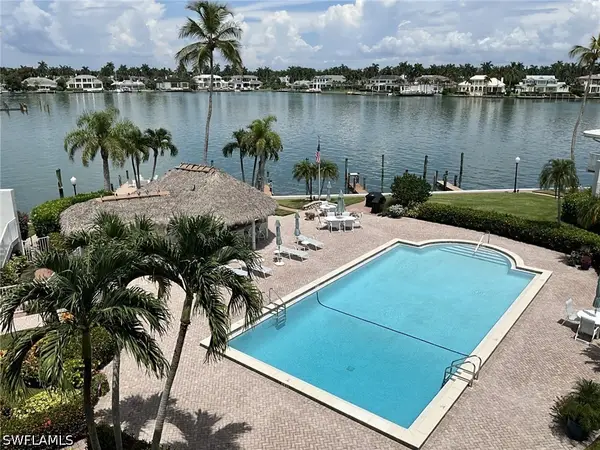 2800 Gulf Shore Boulevard N #406, Naples, FL 34103
