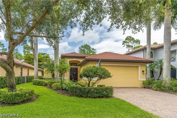 7807 Bucks Run Drive, Naples, FL 34120