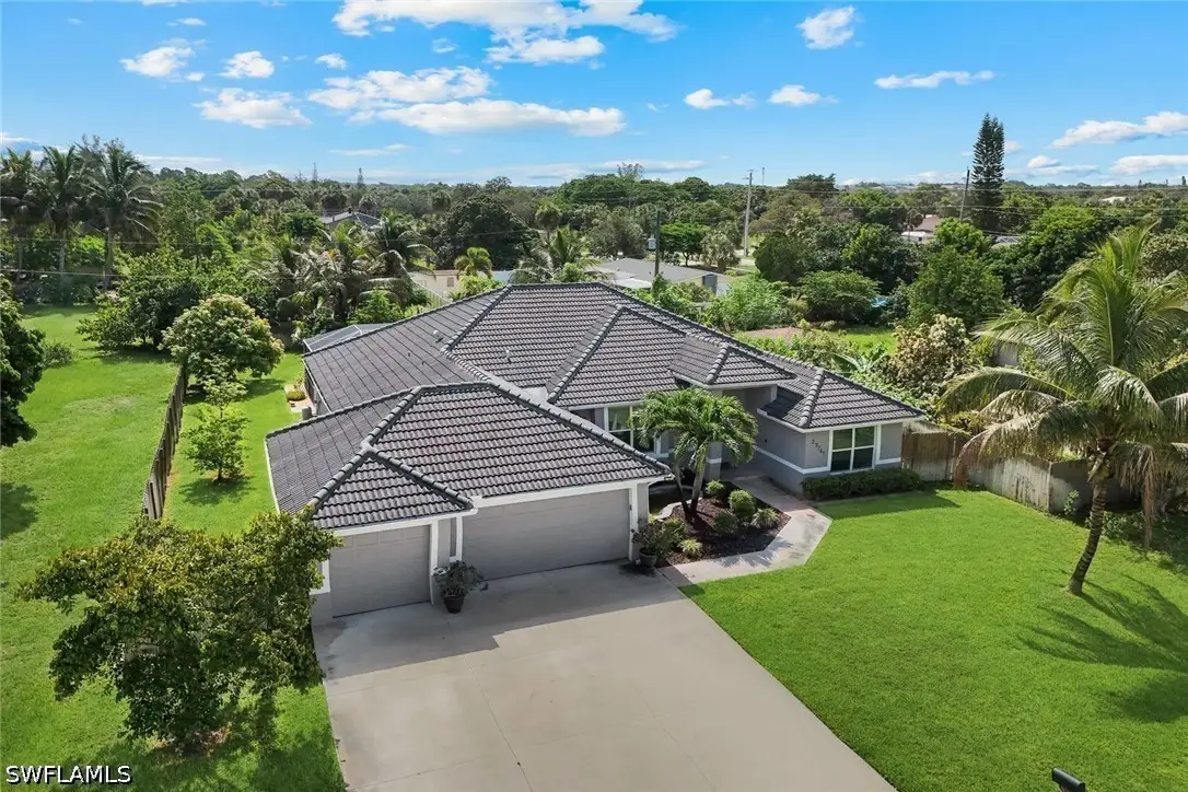 27741 S Roslin Place, Bonita Springs, FL 34135 - #1