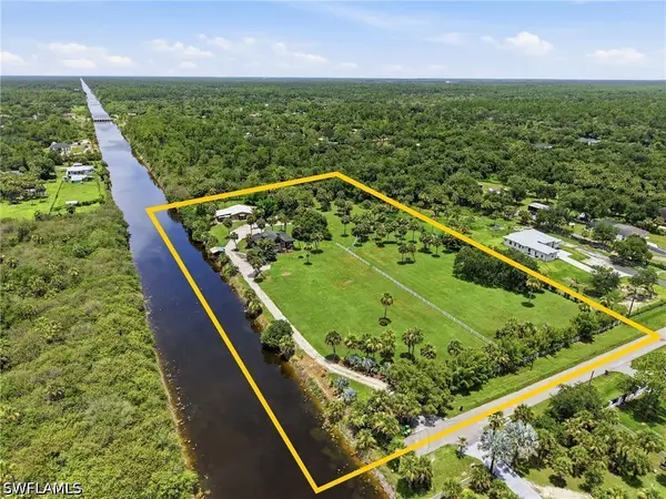 3935 24th Avenue Se, Naples, FL 34117