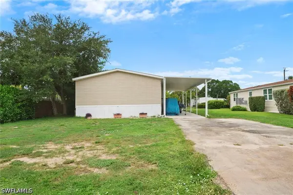 27472 Rue Viauv Avenue, Bonita Springs, FL 34135
