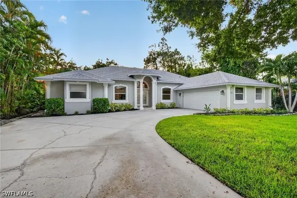 5761 Waxmyrtle Way, Naples, FL 34109
