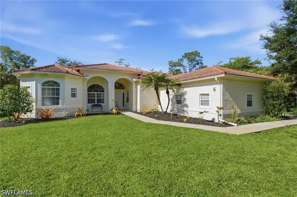 390 12th Avenue Nw, Naples, FL 34120