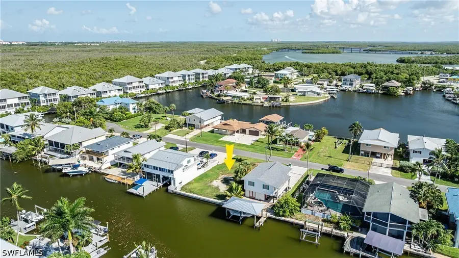 574 Coconut Avenue S, Goodland, FL 34140 - #3