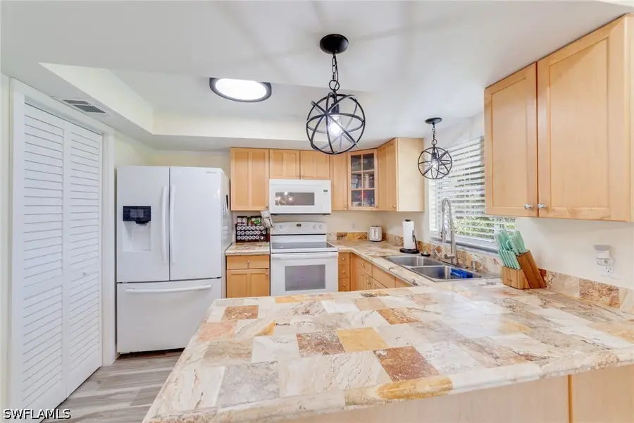 525 SE 11th Court, Cape Coral, FL 33990 - #3