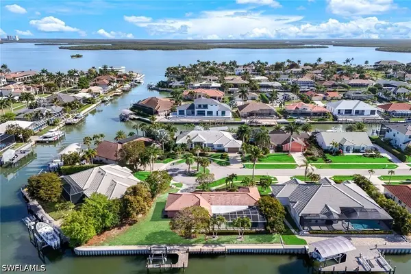 358 Grapewood Court, Marco Island, FL 34145