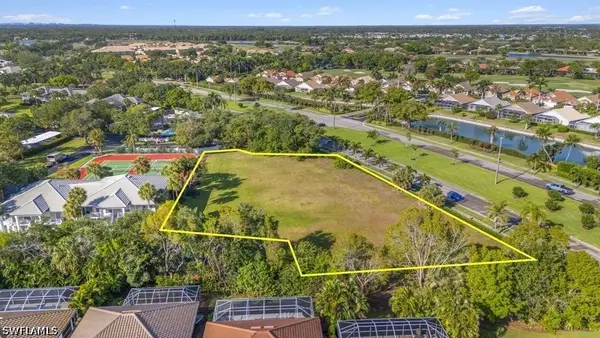 8141 Twelve Oaks Circle, Naples, FL 34113
