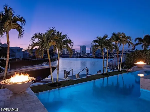 3801 Crayton Road, Naples, FL 34103