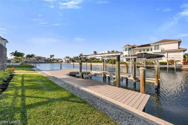 385 Willet Avenue, Naples, FL 34108