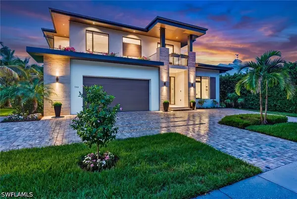 788 7th Avenue N, Naples, FL 34102