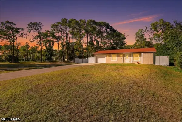 6005 Star Grass Lane, Naples, FL 34116
