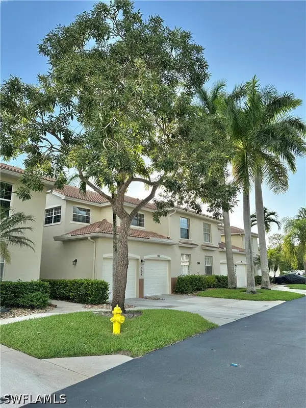 354 Dover Place #202, Naples, FL 34104