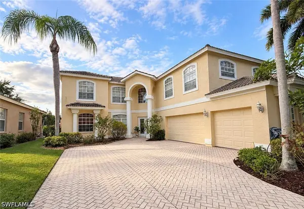 2356 Heritage Greens Drive, Naples, FL 34119