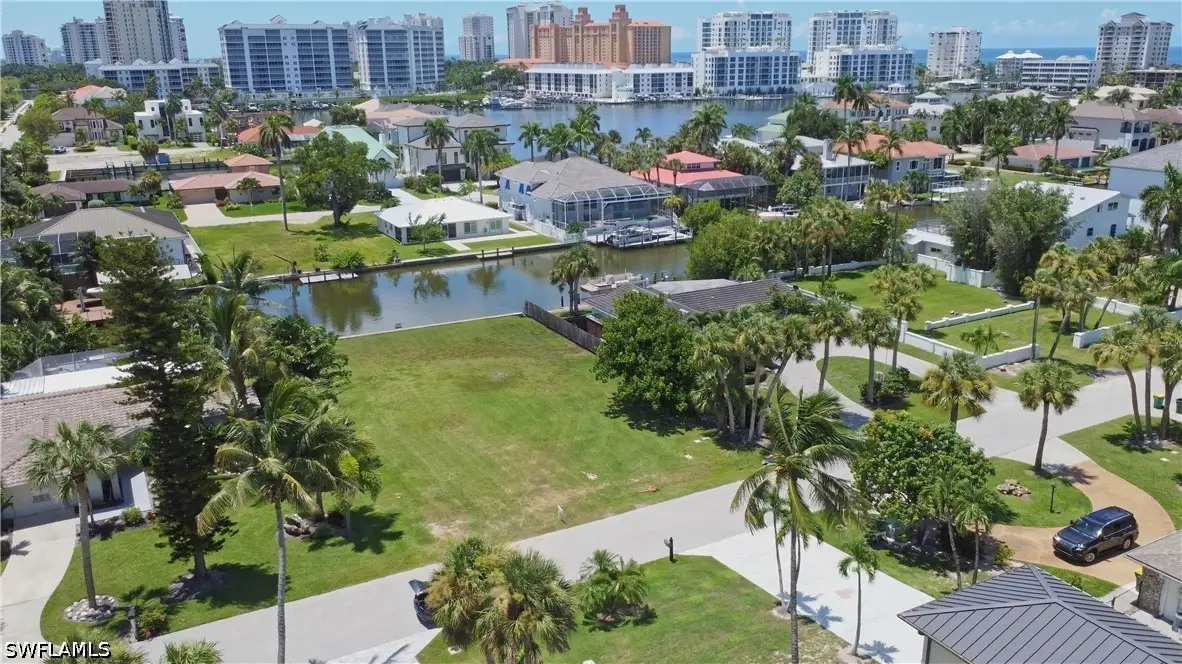476 Pine Avenue, Naples, FL 34108 - #1