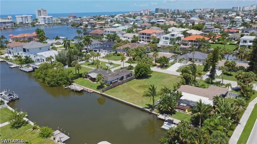 476 Pine Avenue, Naples, FL 34108 - #3