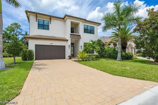 2935 Coco Lakes Drive, Naples, FL 34105