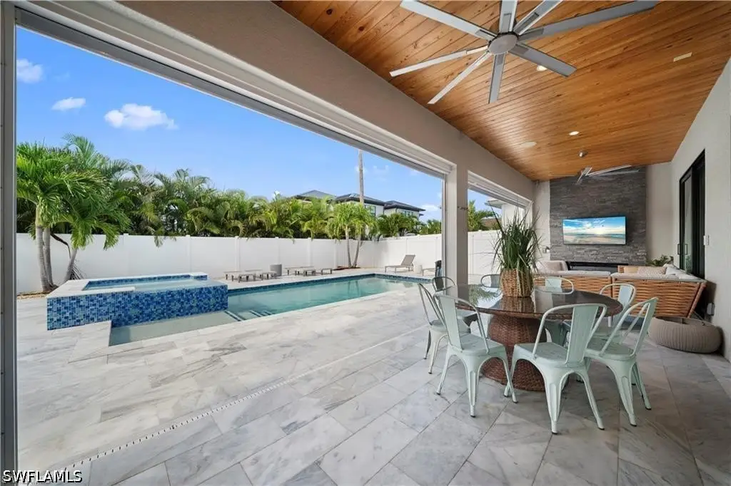 828 100th Avenue N, Naples, FL 34108 - #1