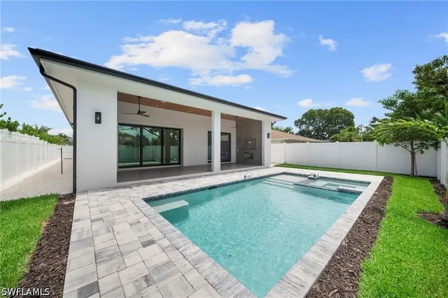 638 93rd Avenue N, Naples, FL 34108 - #2